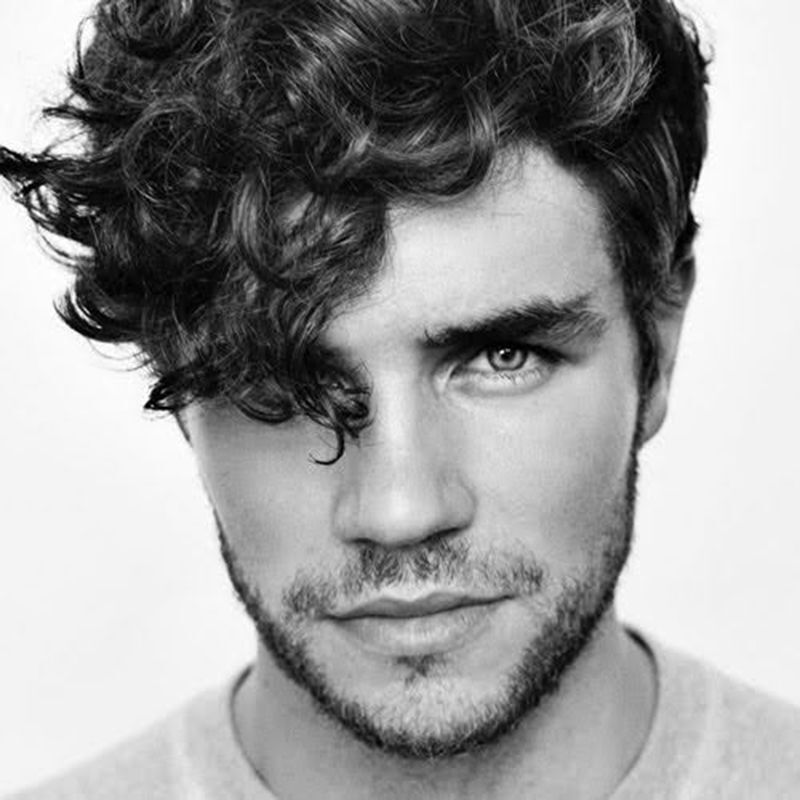 CORTE DE PELO RIZADO HOMBRE PALMA DE MALLORCA ULTIMAS TENDENCIAS PELUQUERIA MOURE (14)