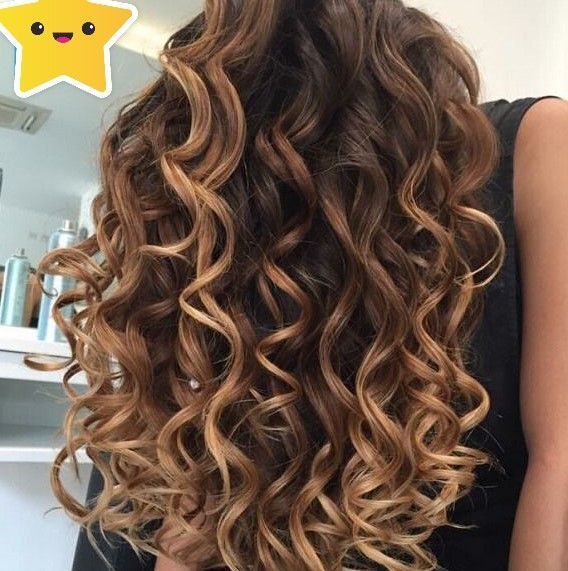 MECHAS EN CABELLO RIZADO DORADOS Y DORADOS COBRIZOS PELUQUERIA MOURE MALLORCA (4)