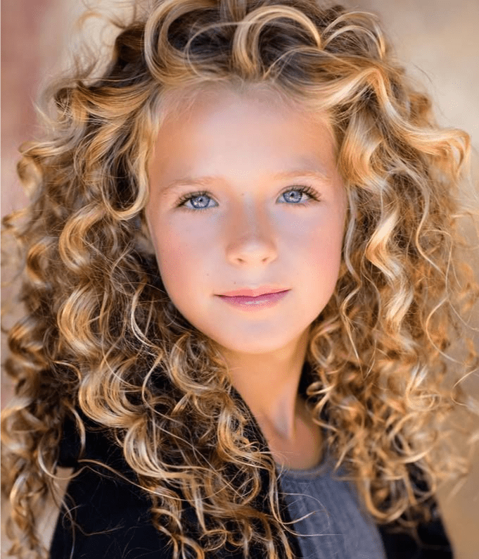 cabello-rizado-sano-natural-niña.jpg