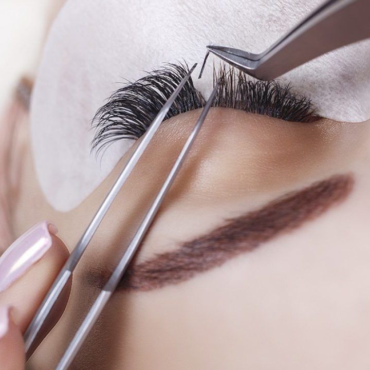 Extensiones de Pestañas (2)