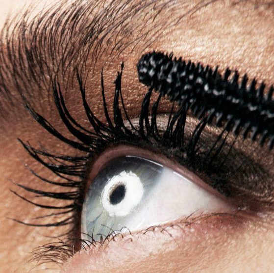 Maquillaje y Mascara de Pestañas Moure (5)