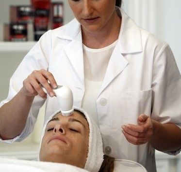 LIMPIEZXA FACIAL CON CEPILLO MALLORCA (2)