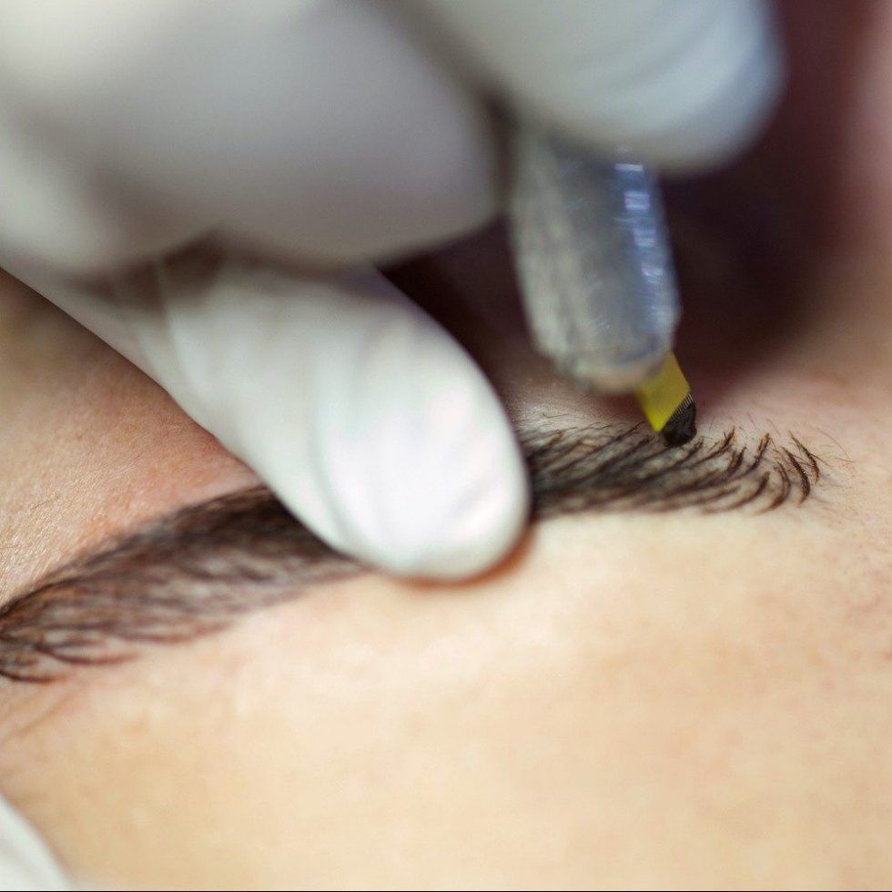 Microblading Mallorca. Centros Moure Mallorca. OFERTA DE MICROBLADING DE CEJAS EN MALLORCA POR SOLO 199€. Un retoque incluido si fuese necesario a las 2 semanas. Centros Moure PALMA (Santa Catalina)