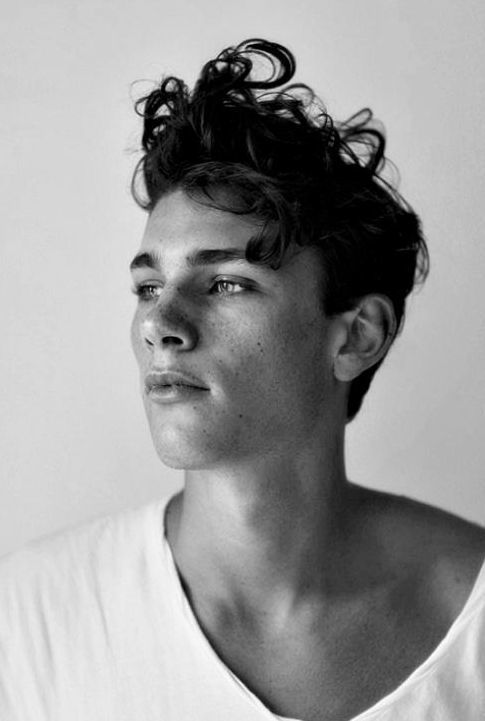 CORTE DE PELO HOMBRE CON TUPE