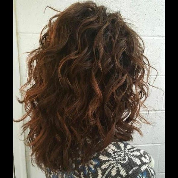 corte de pelo largo rizado en v moure palma (1)