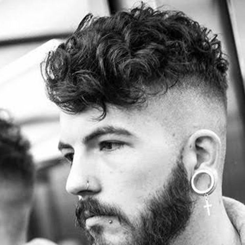 CORTE DE PELO RIZADO HOMBRE PALMA DE MALLORCA ULTIMAS TENDENCIAS PELUQUERIA MOURE (1)