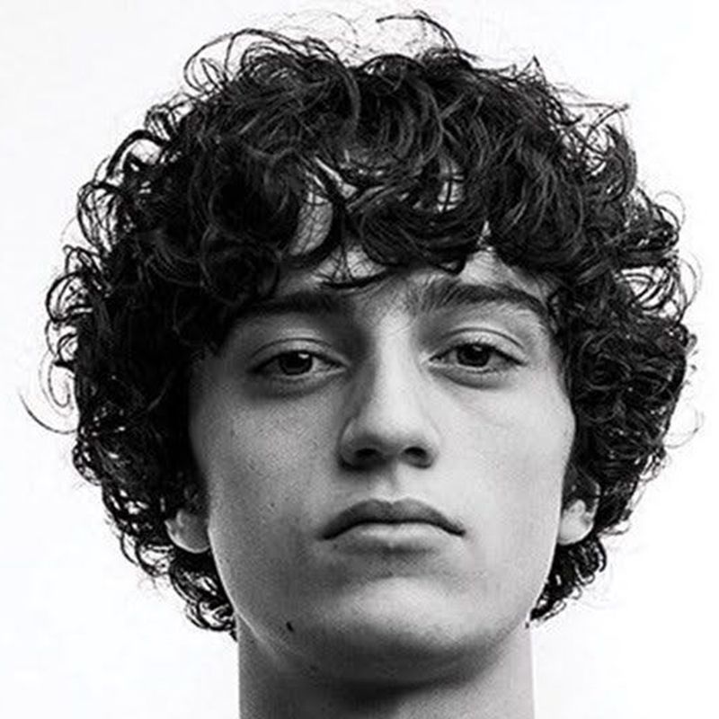 CORTE DE PELO RIZADO HOMBRE PALMA DE MALLORCA ULTIMAS TENDENCIAS PELUQUERIA MOURE (19)