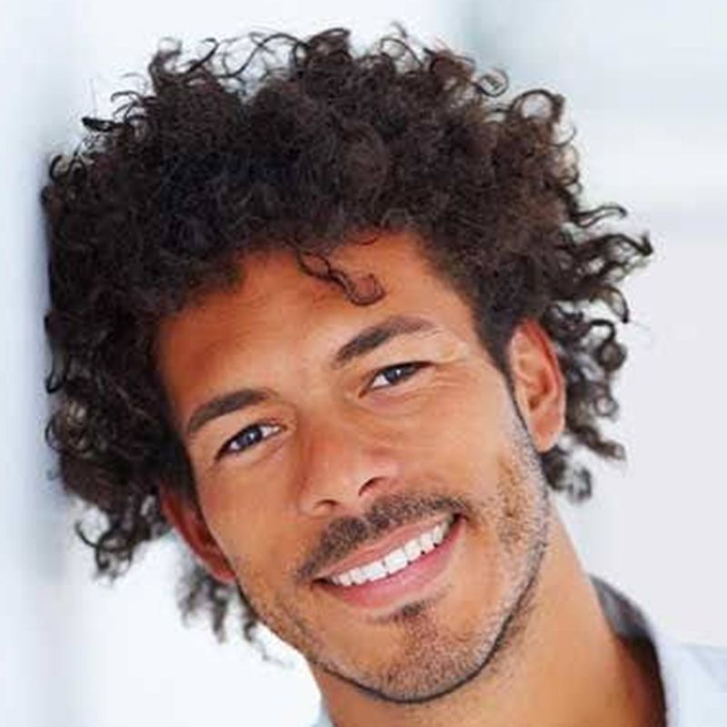 CORTE DE PELO RIZADO HOMBRE PALMA DE MALLORCA ULTIMAS TENDENCIAS PELUQUERIA MOURE (8)