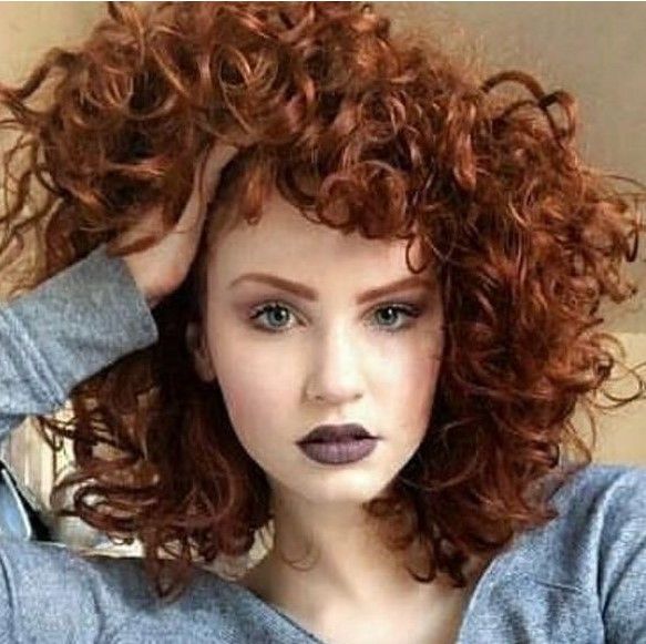 MECHAS Y COLORES ROJIZOS ,COBRIZOS Y PELIROJO ,PELUQUERIA MOURE MALLORCA PELO RIZADO (5)