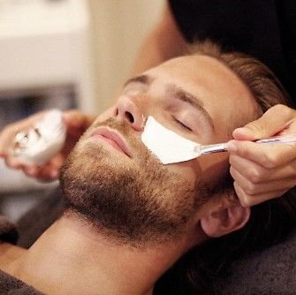 TRATAMIENTO FACIAL PELUQUERIA HOMBRE BARBERIA PALMA DE MALLORCA MOURE (7)